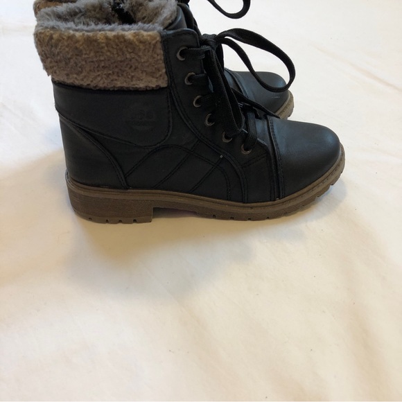 Kamik kid s boots, size 34 EU (2 US) - Picture 6 of 13